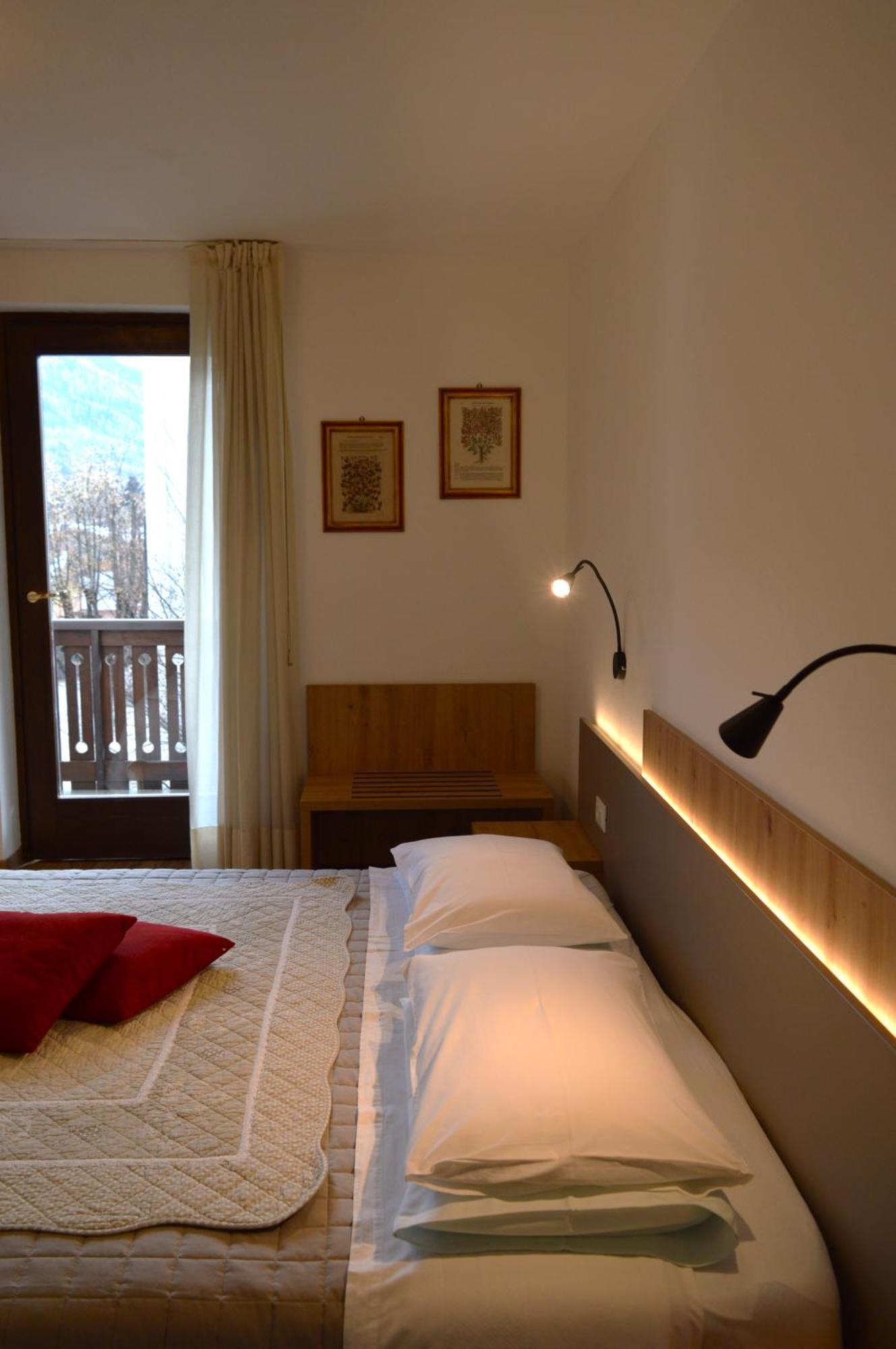 Hotel Wanda Pinzolo Eksteriør bilde