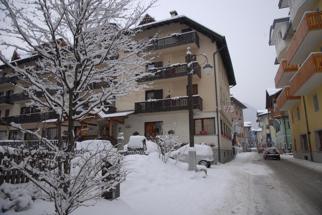 Hotel Wanda Pinzolo Eksteriør bilde