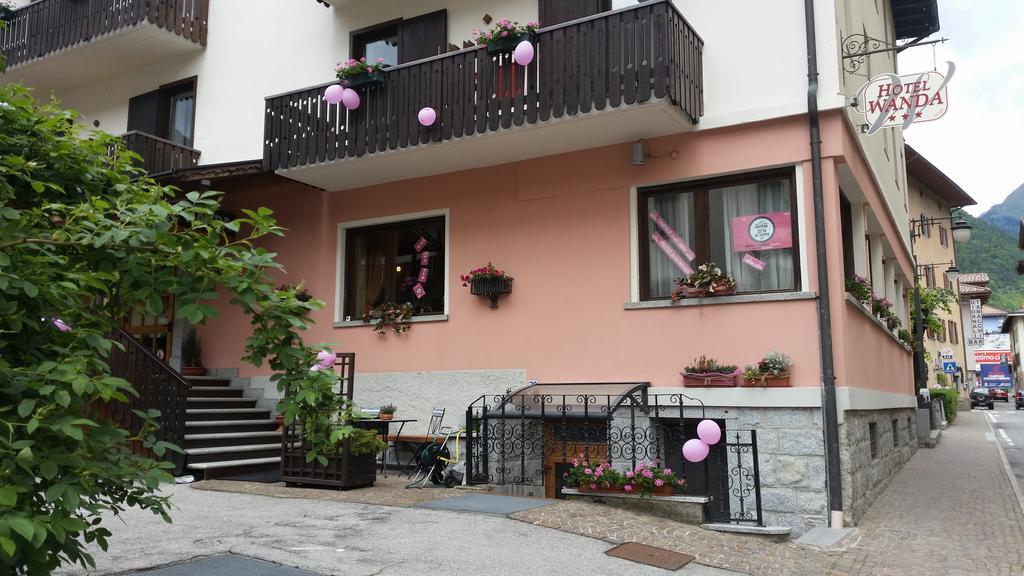 Hotel Wanda Pinzolo Eksteriør bilde